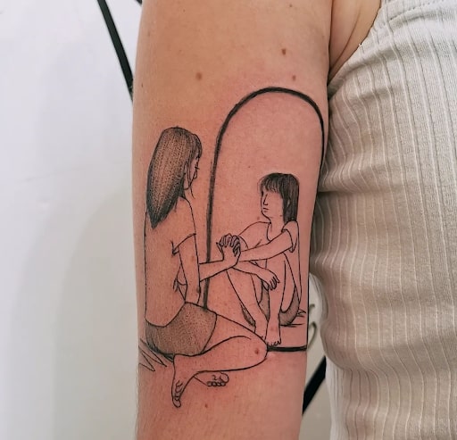 The girl in the mirror 